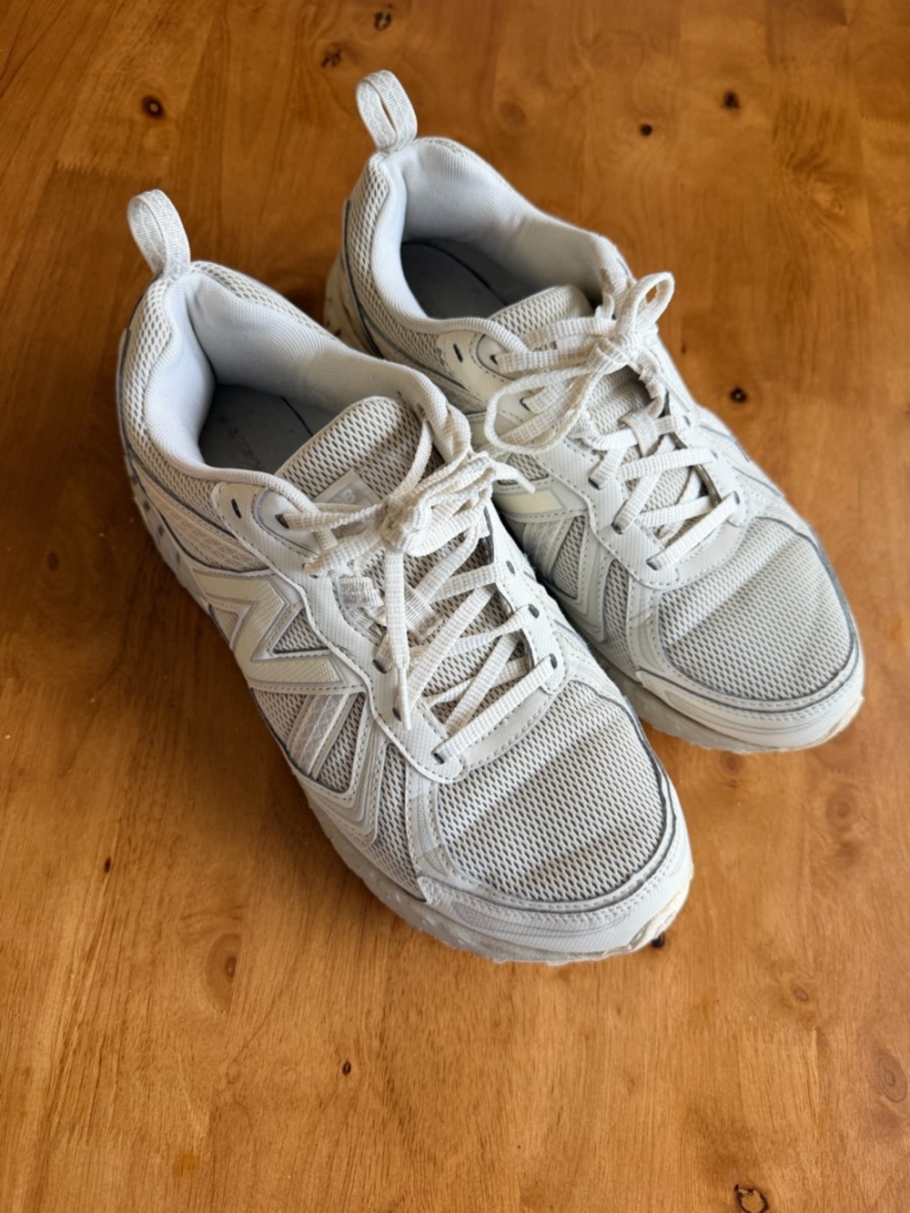 New Balance 410v5 Trail Running Shoes Mens 9 Wide 2E White Grey MT410SA5